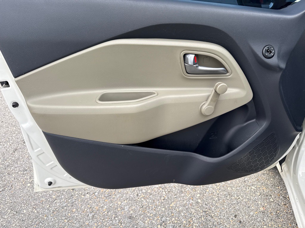 2015 Kia Rio Image 16