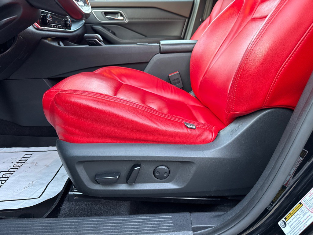 2021 Nissan Rogue Image 24