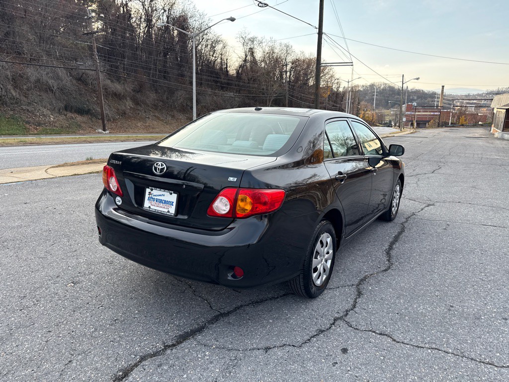 2010 Toyota Corolla Image 3