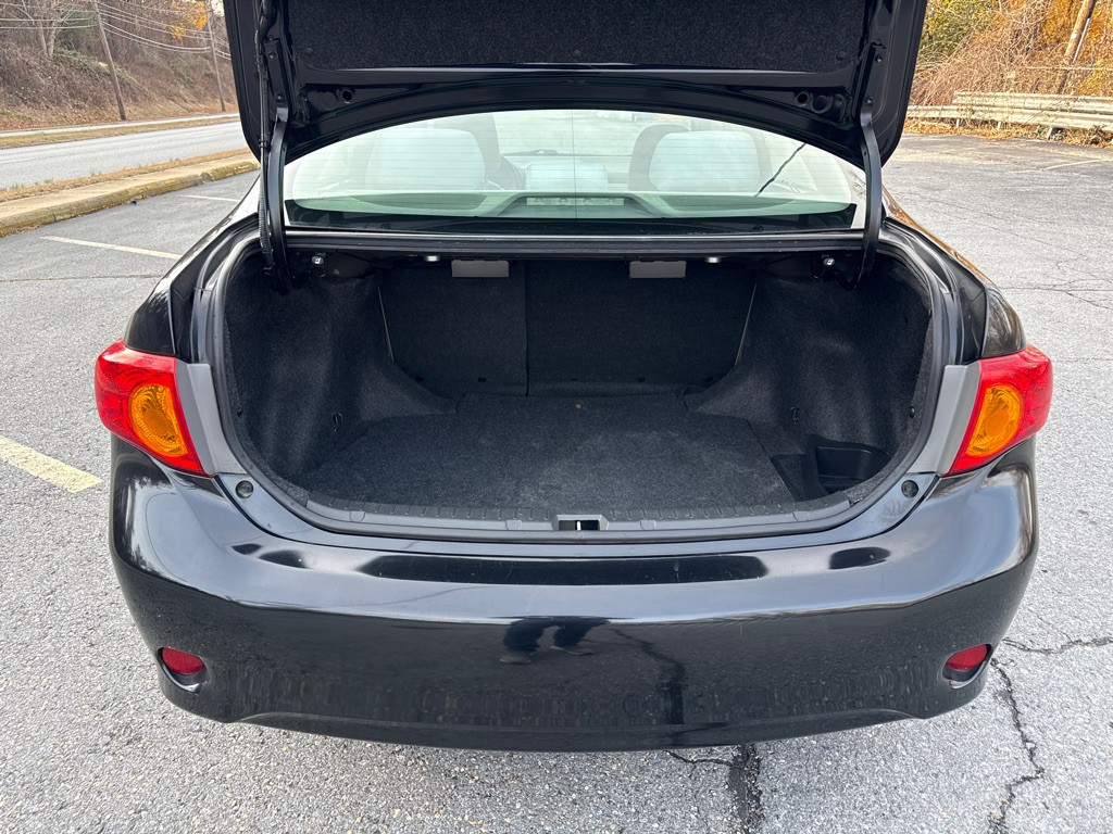 2010 Toyota Corolla Image 9