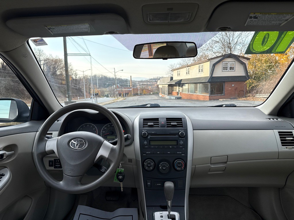 2010 Toyota Corolla Image 11