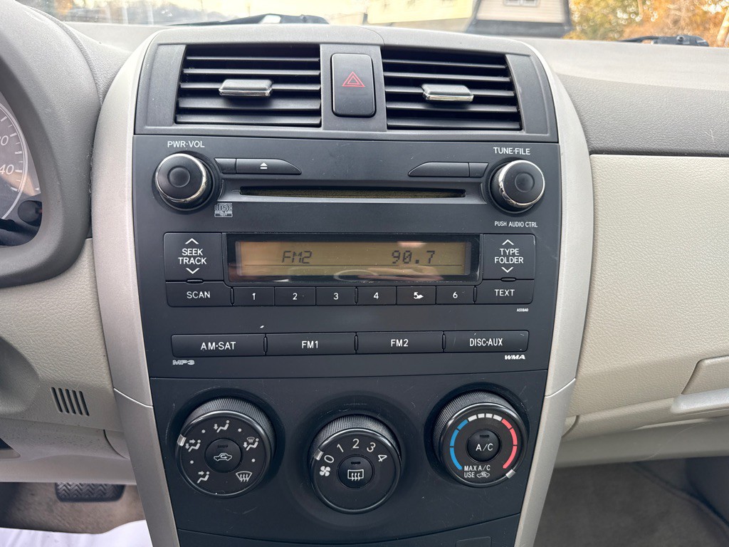 2010 Toyota Corolla Image 13