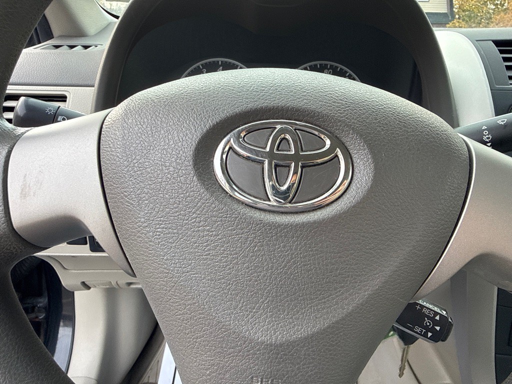2010 Toyota Corolla Image 16