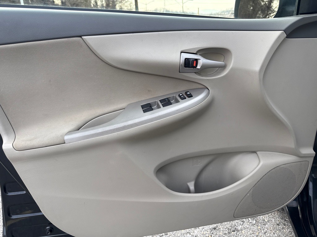 2010 Toyota Corolla Image 18