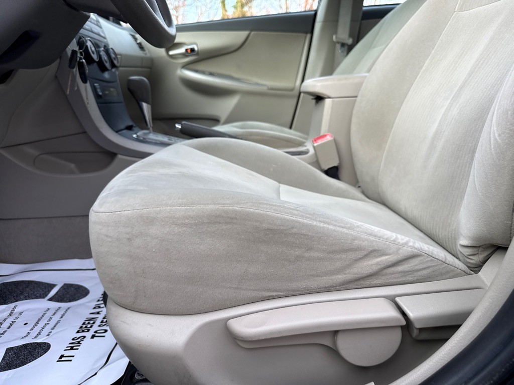 2010 Toyota Corolla Image 19