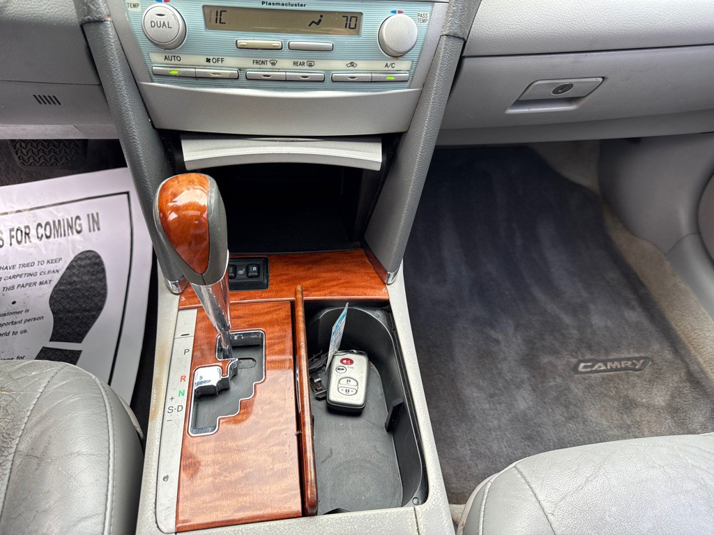 2009 Toyota Camry Image 14