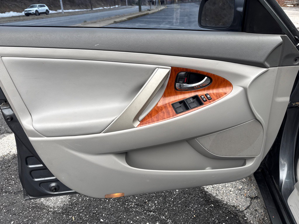 2009 Toyota Camry Image 17