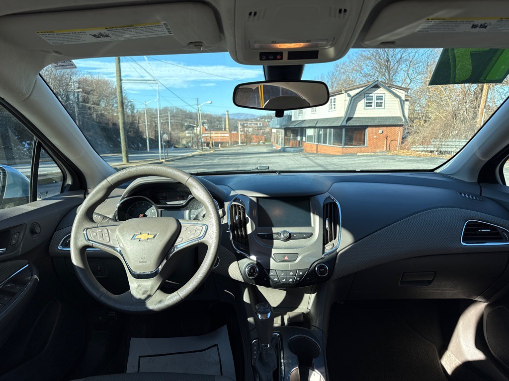 2017 Chevrolet Cruze Image 11