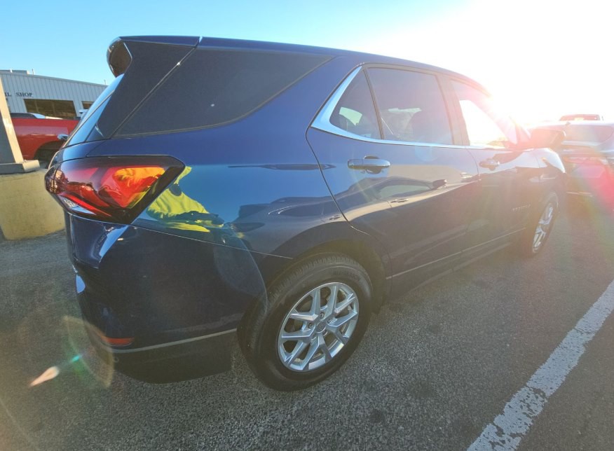 2022 Chevrolet Equinox Image 2