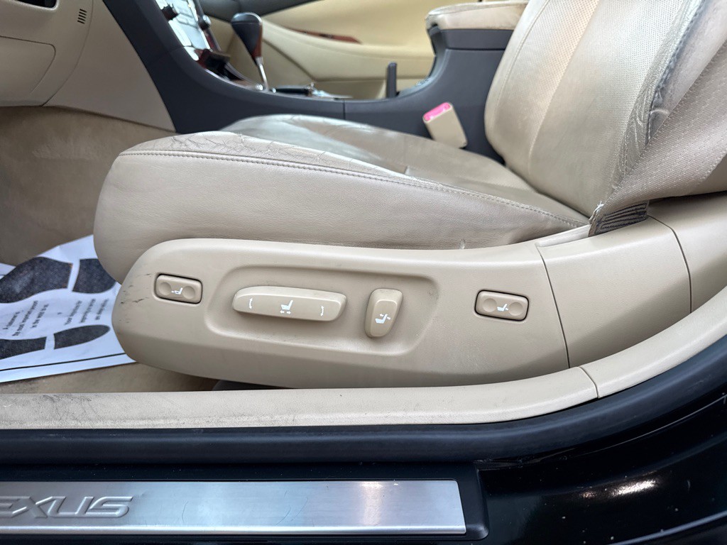 2009 Lexus ES Image 18