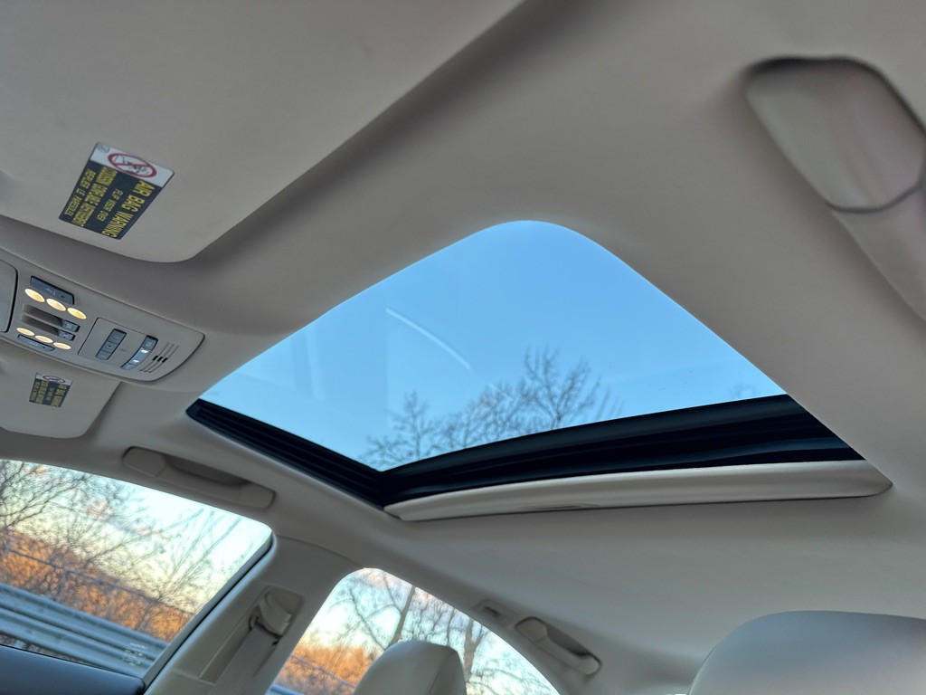 2009 Lexus ES Image 19