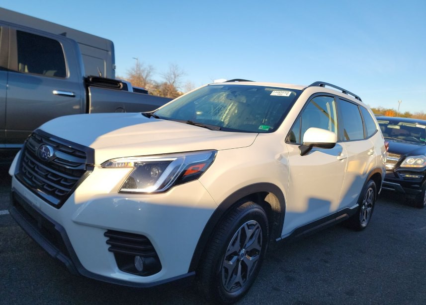 2022 Subaru Forester Image 1