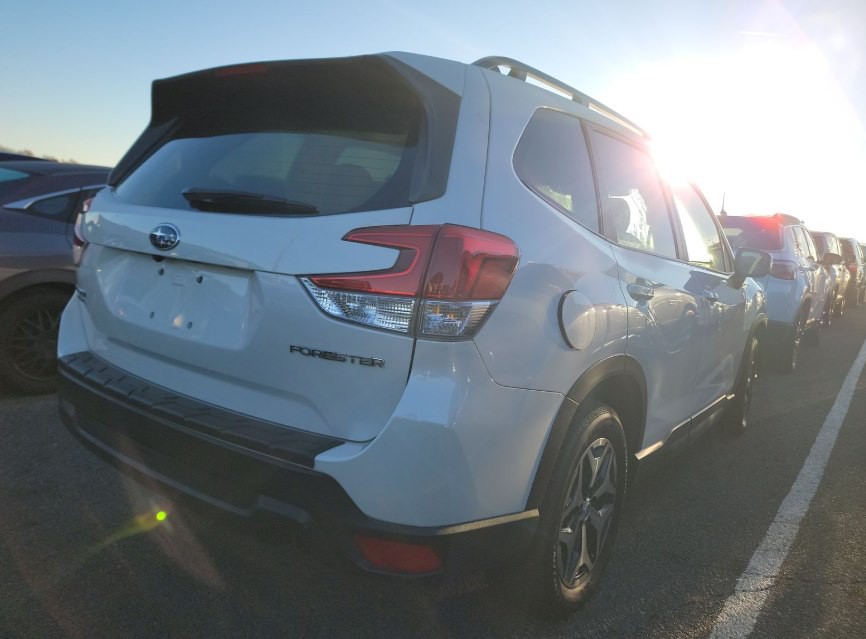 2022 Subaru Forester Image 2