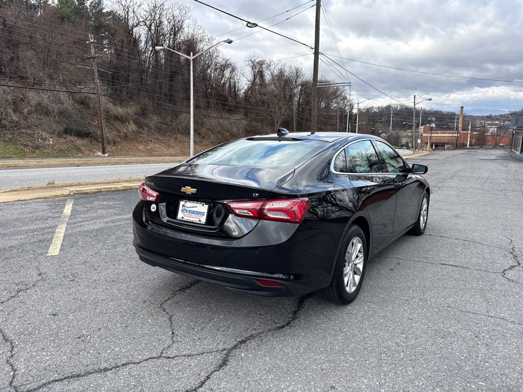 2021 Chevrolet Malibu Image 3