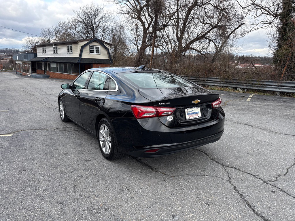 2021 Chevrolet Malibu Image 4