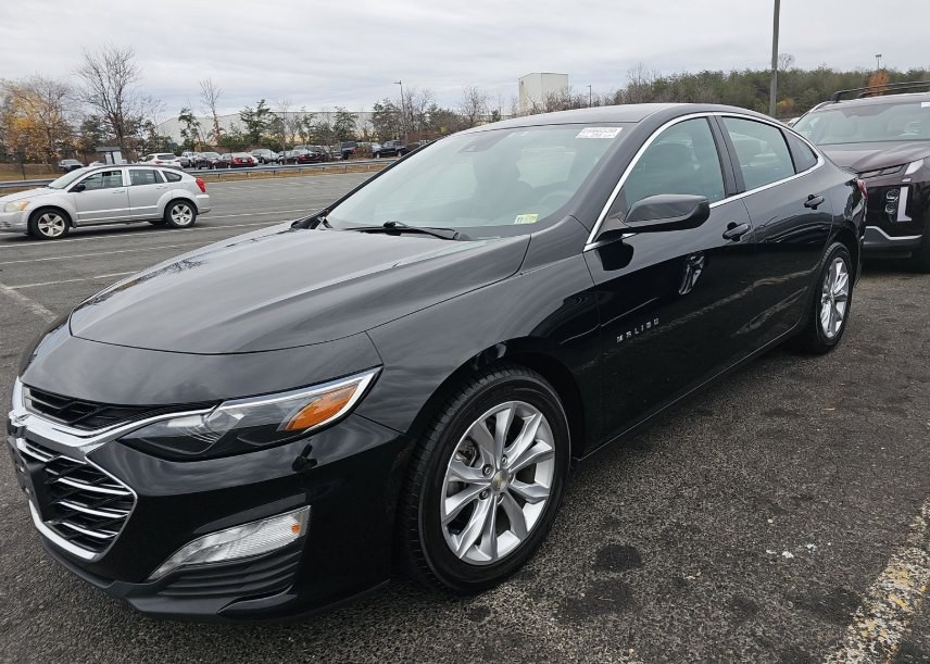 2021 Chevrolet Malibu Image 1