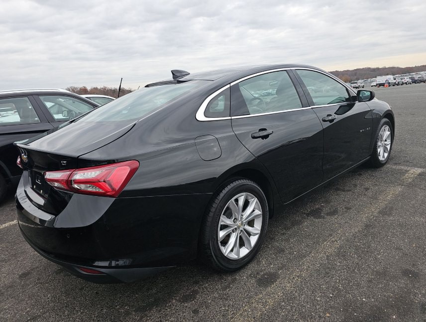 2021 Chevrolet Malibu Image 2