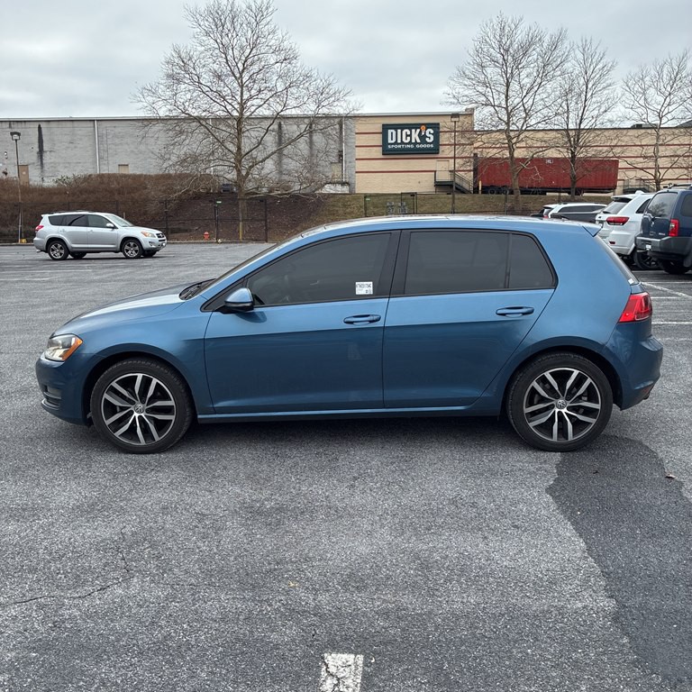 2016 Volkswagen Golf Image 2