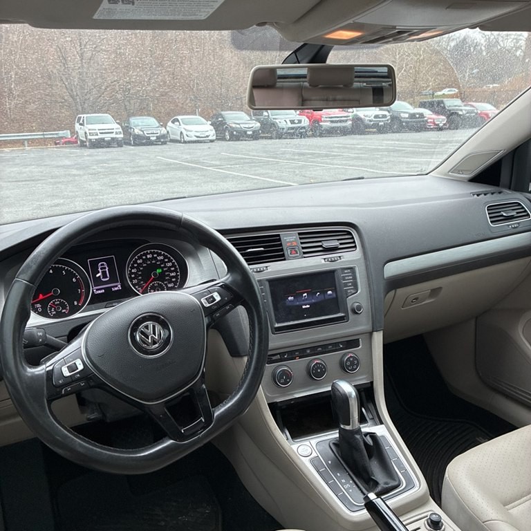 2016 Volkswagen Golf Image 3