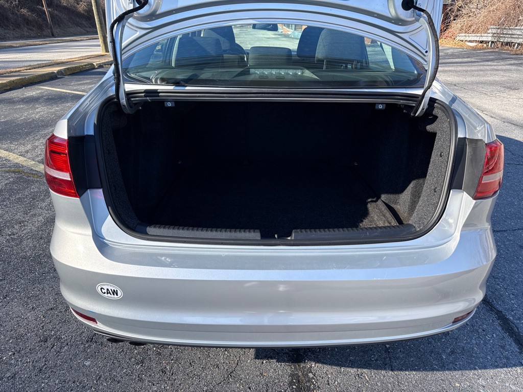 2015 Volkswagen Jetta Image 9