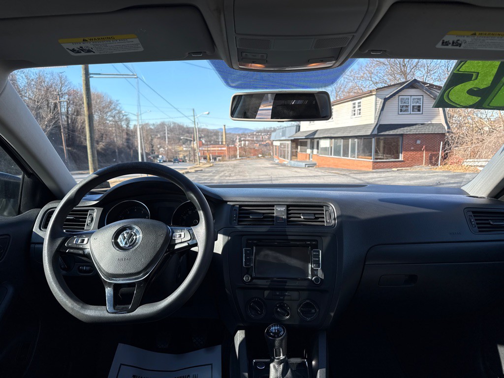 2015 Volkswagen Jetta Image 11