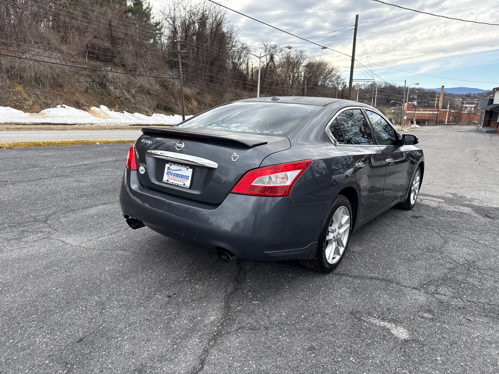 2010 Nissan Maxima Image 3