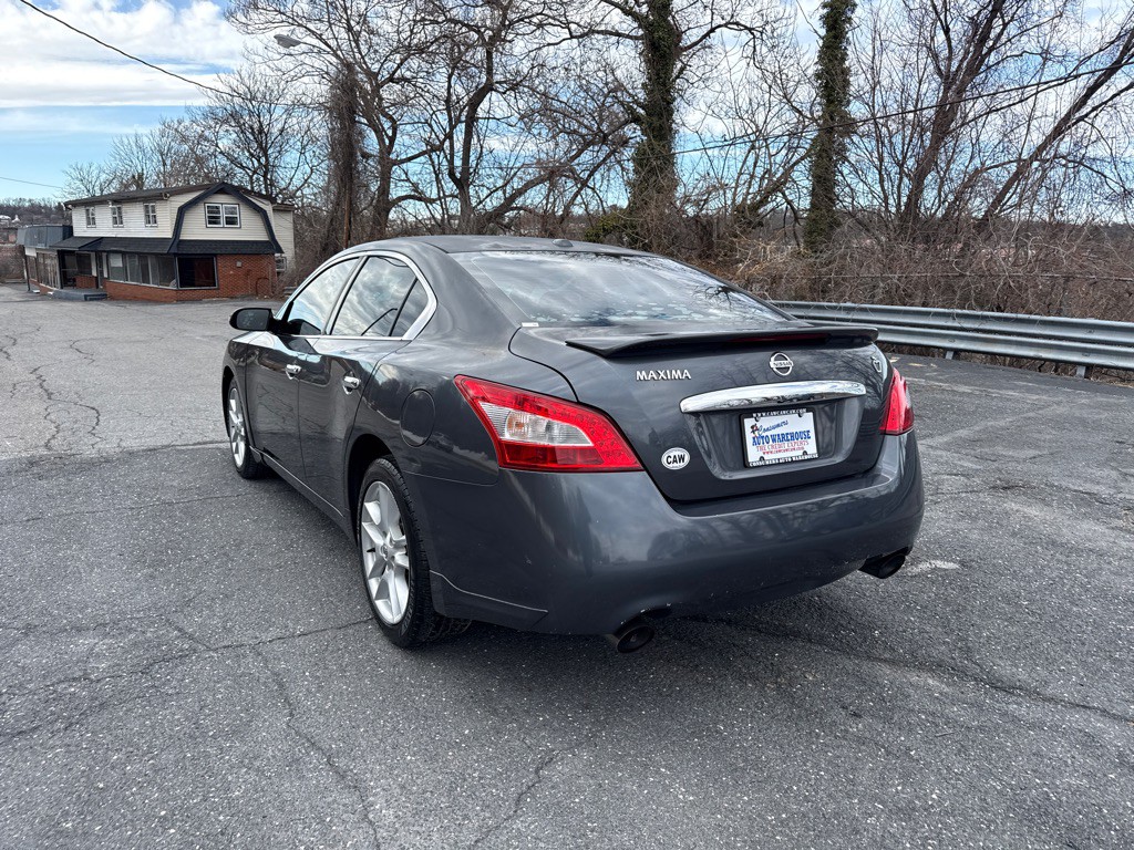 2010 Nissan Maxima Image 4