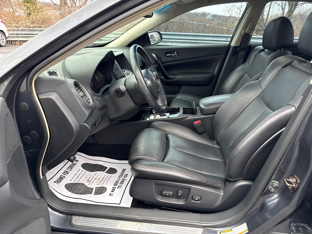 2010 Nissan Maxima Image 5