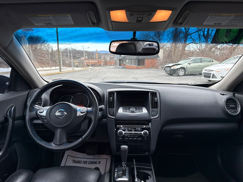 2010 Nissan Maxima Image 11