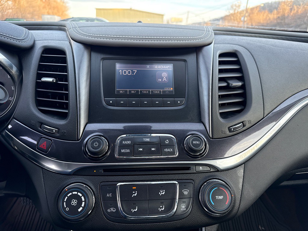 2015 Chevrolet Impala Image 13