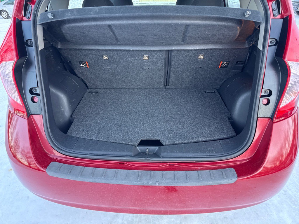 2015 Nissan Versa Image 9