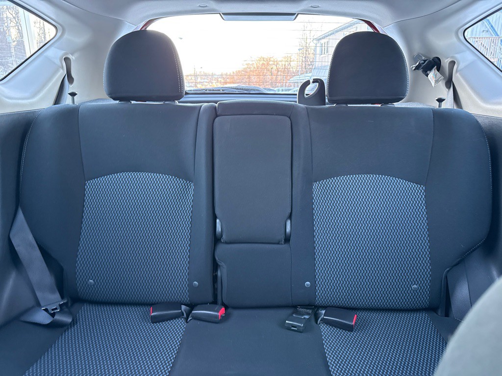 2015 Nissan Versa Image 12