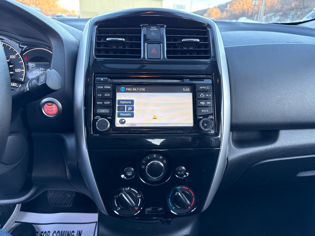 2015 Nissan Versa Image 13