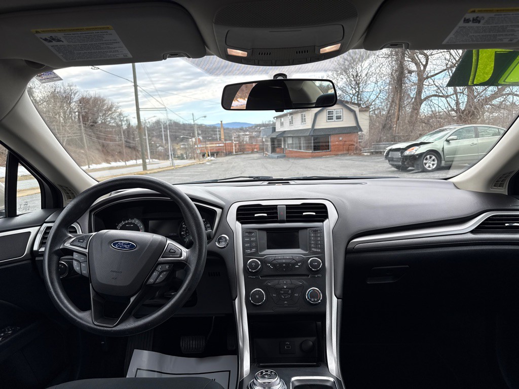 2017 Ford Fusion Image 11