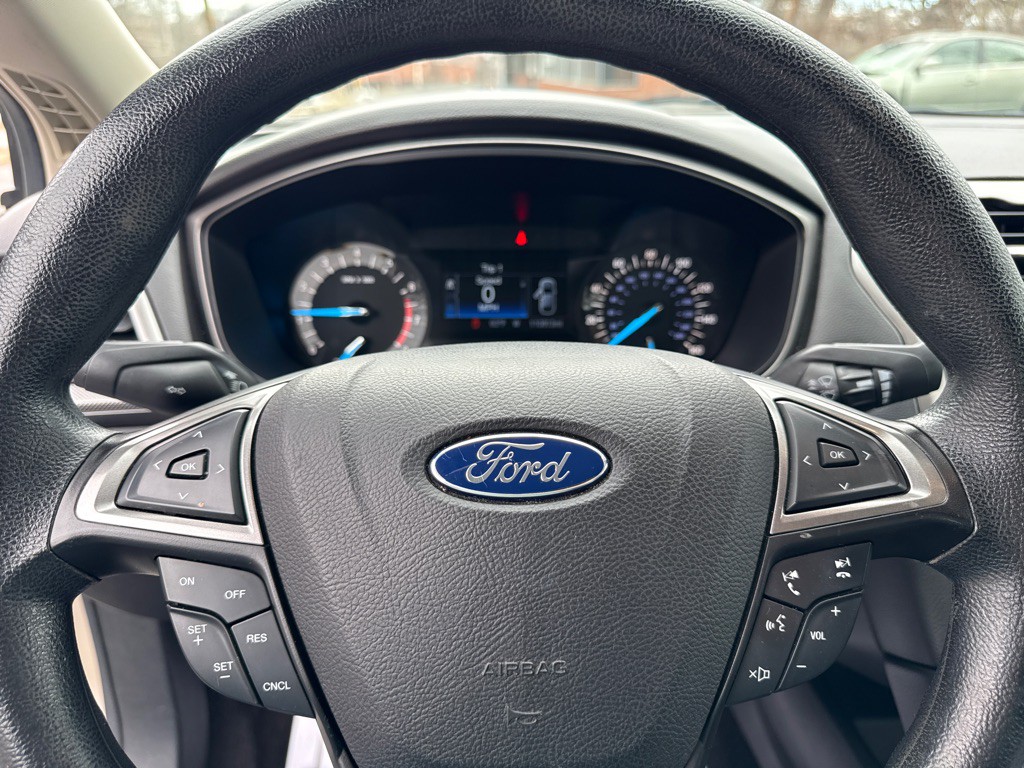 2017 Ford Fusion Image 16