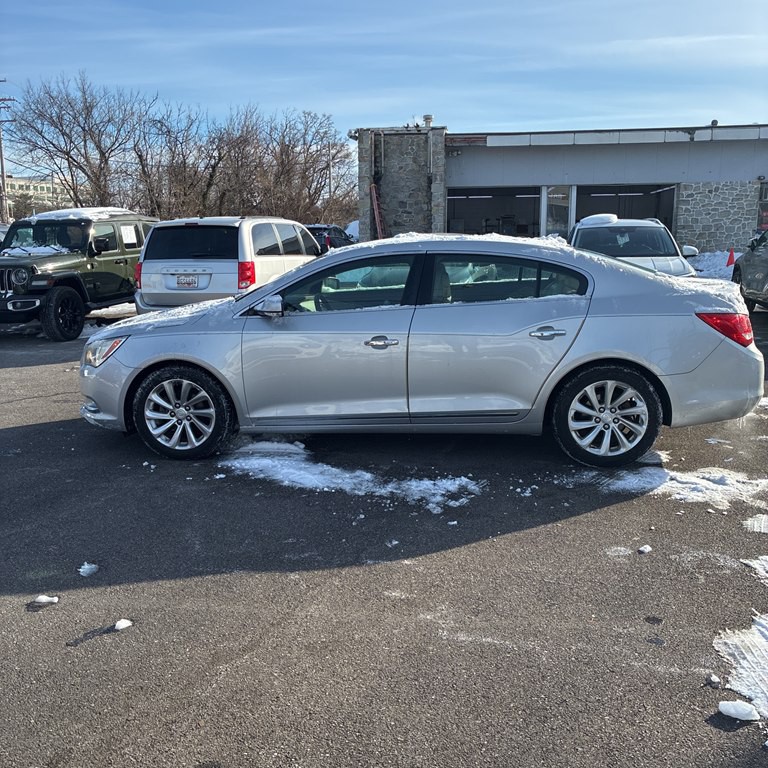 2014 Buick Lacrosse Image 2