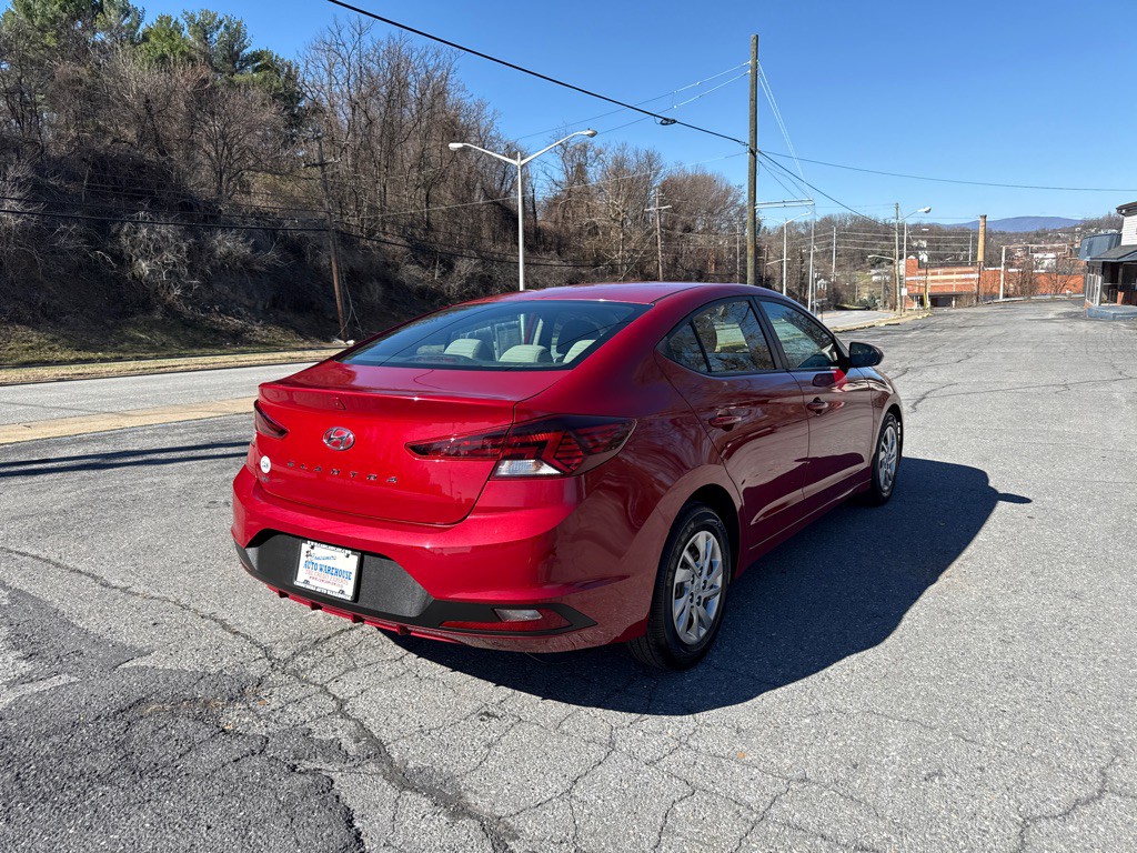 2020 Hyundai Elantra Image 3