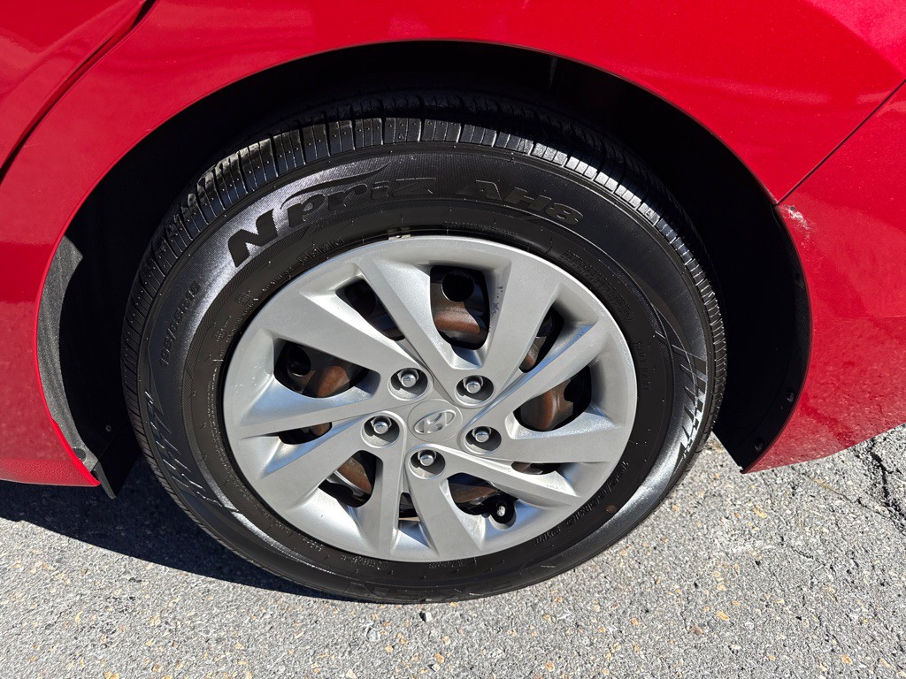 2020 Hyundai Elantra Image 10