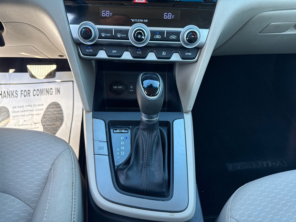 2020 Hyundai Elantra Image 14