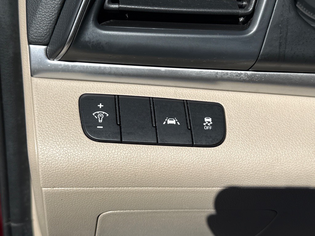 2020 Hyundai Elantra Image 17