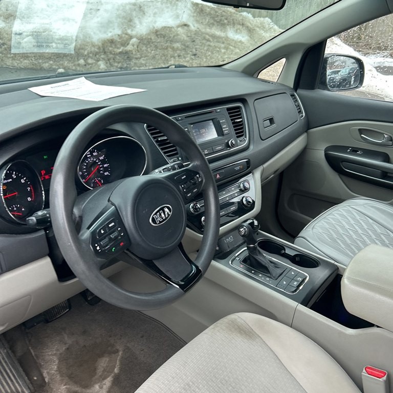 2016 Kia Sedona Image 3