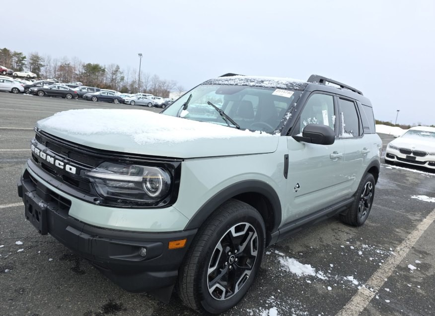 2022 Ford Bronco Image 1