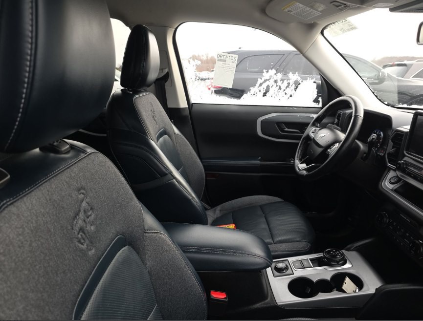 2022 Ford Bronco Image 3