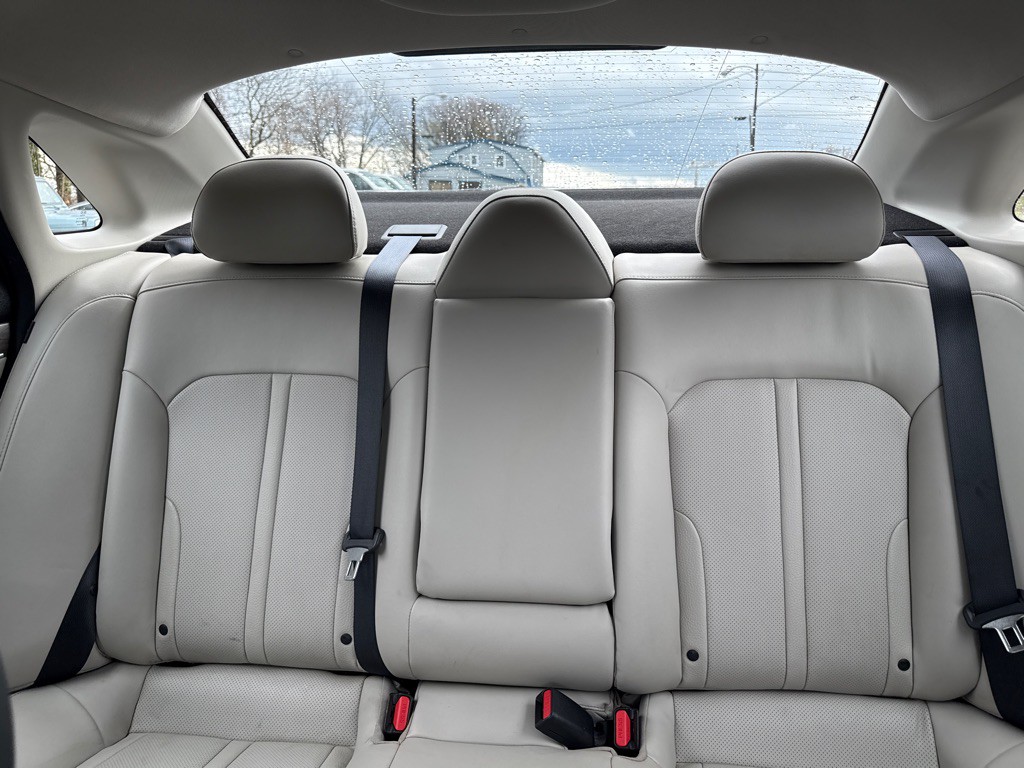 2021 Kia K5 Image 12