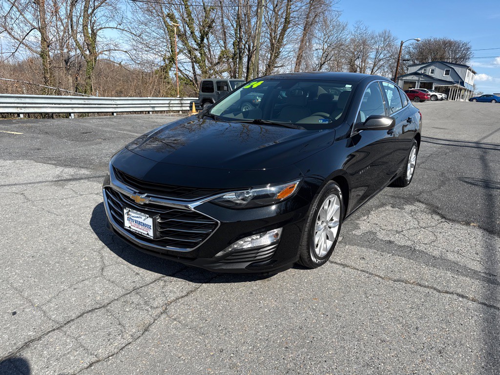 2024 Chevrolet Malibu Image 1