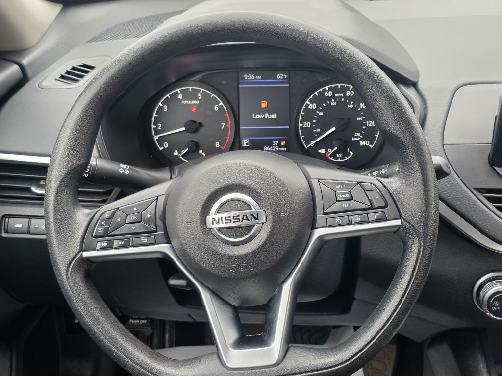 2021 Nissan Altima Image 9
