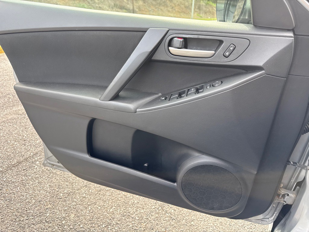 2012 Mazda Mazda3 Image 17