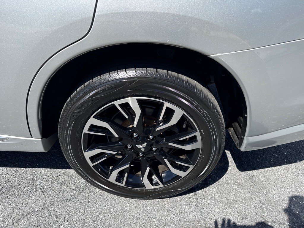 2018 Mitsubishi Outlander Image 12