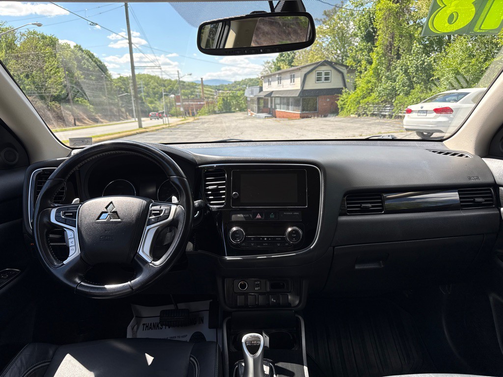 2018 Mitsubishi Outlander Image 13