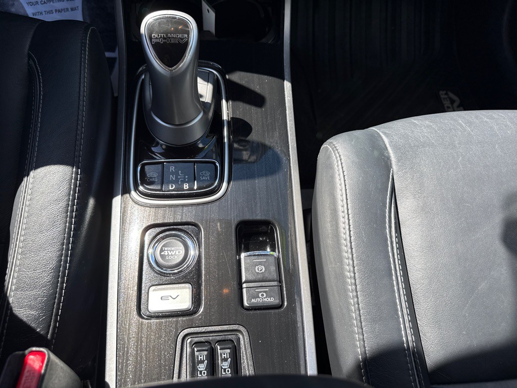 2018 Mitsubishi Outlander Image 18